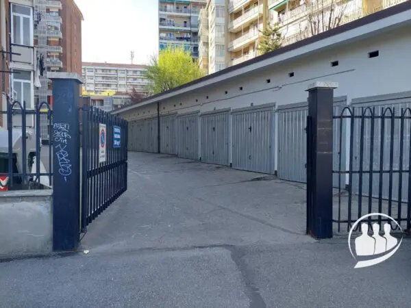 Box / Posto Auto corso Bernardino Telesio 38, Torino