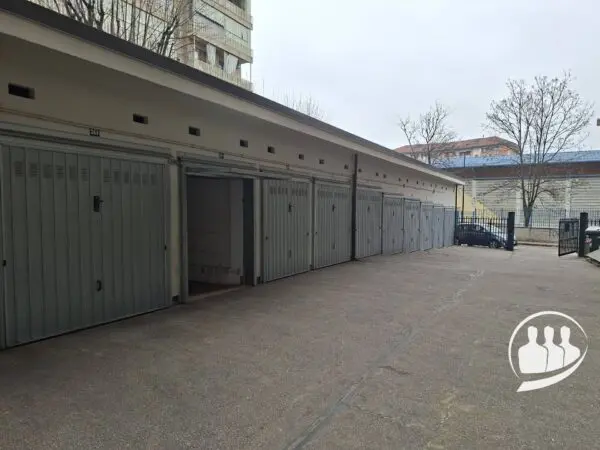 Box / Posto Auto corso Bernardino Telesio 38, Torino
