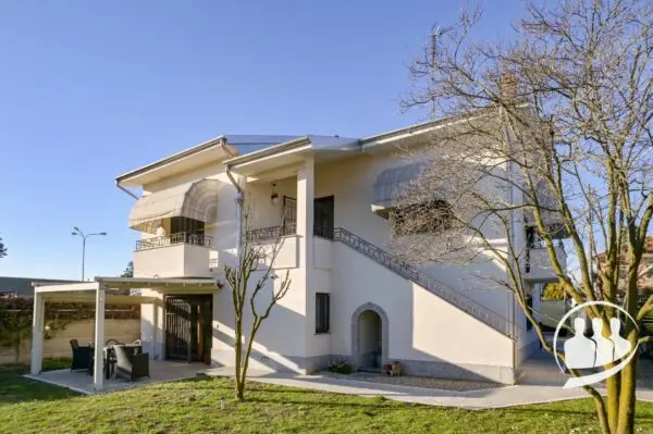 Villa via, Vizzola Ticino