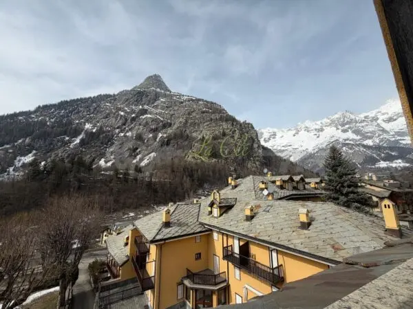 Bilocale via Dei Bagni 9a, Courmayeur