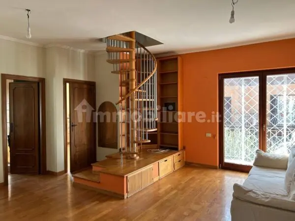 Villa via Sofocle 152, Axa, Roma