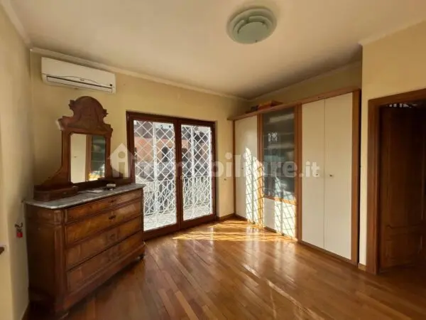 Villa via Sofocle 152, Axa, Roma