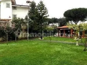 Villa via Eschilo 54, Axa, Roma