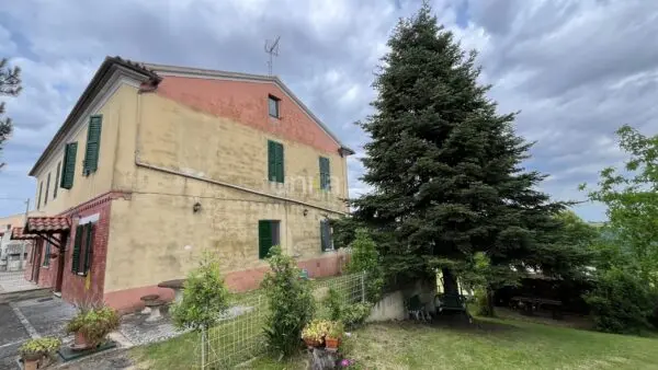 Villa Trifamiliare via Contrada Valle 6, Poggio San Marcello