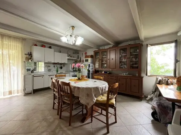 Villa Trifamiliare via Contrada Valle 6, Poggio San Marcello