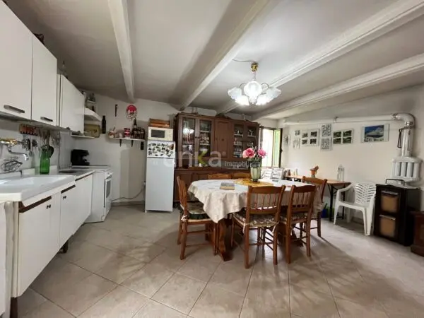 Villa Trifamiliare via Contrada Valle 6, Poggio San Marcello