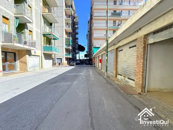 Garage via Montevideo 9, Borghetto Santo Spirito
