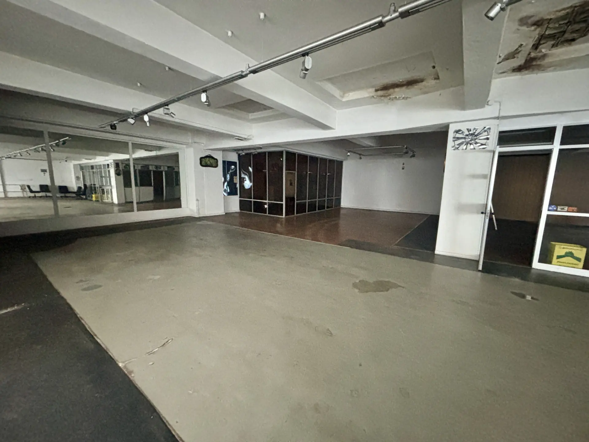Immagine per Commerciale in vendita a Torino via Parella 3