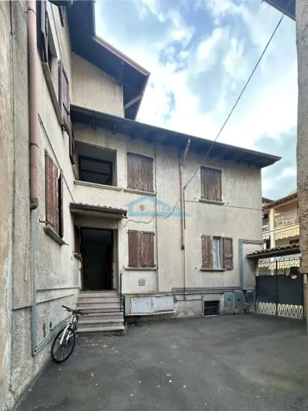 Bilocale via Vesto 11, Marone