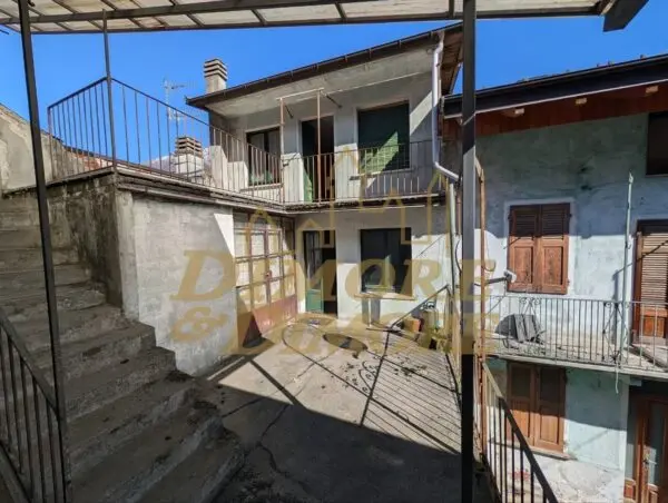 Villa Trifamiliare via Fratelli Borghini 8, Anzola D'Ossola