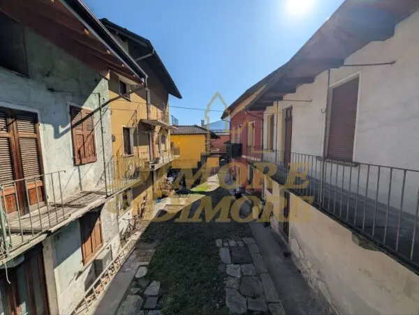 Villa Trifamiliare via Fratelli Borghini 8, Anzola D'Ossola