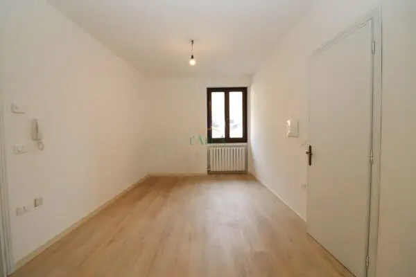 Bilocale via Vesto 11, Marone