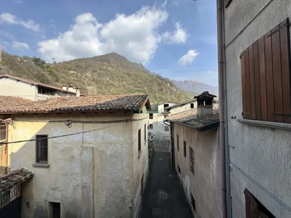 Bilocale via Vesto 11, Marone