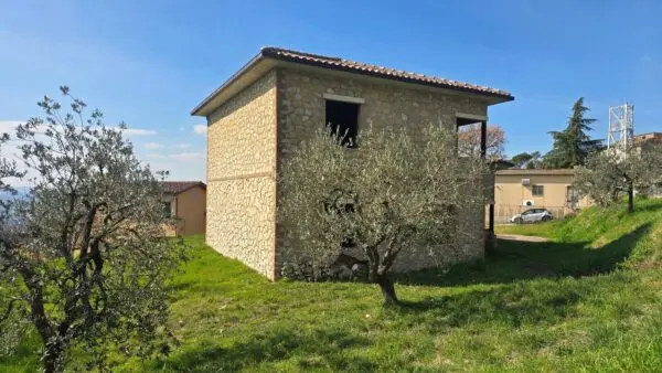 Villa via Pagliericci 15, Montecchio