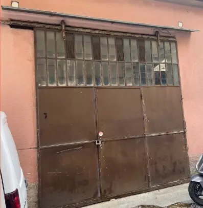 Magazzino via Fereggiano 81 r, Genova