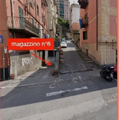 Magazzino via Fereggiano 81 r, Genova