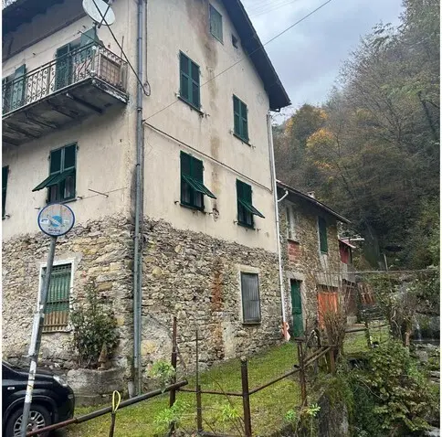 Appartamento via Frazione Fascia Di Carlo 19, Torriglia
