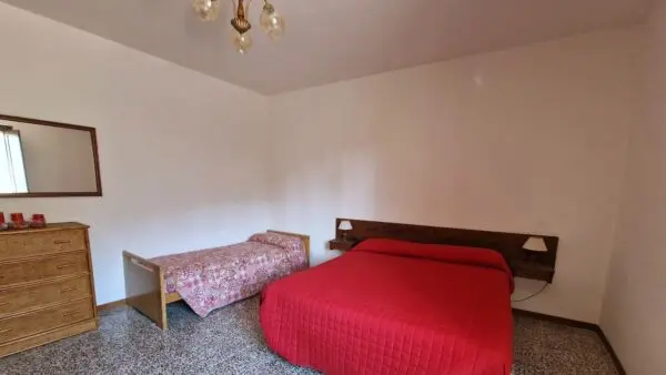 Casale via Di Carnano 8, Montecchio