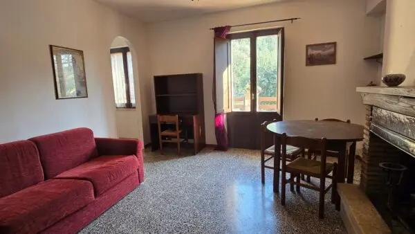 Casale via Di Carnano 8, Montecchio