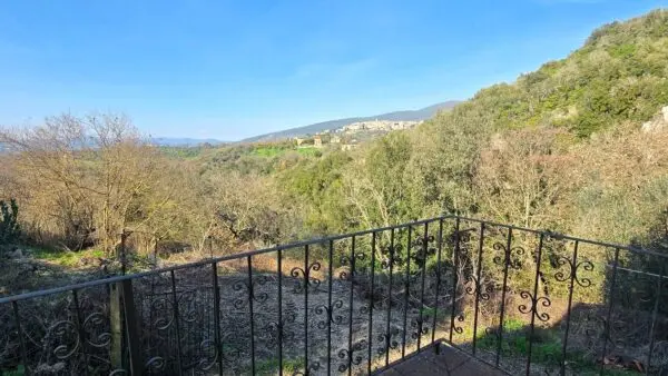 Casale via Di Carnano 8, Montecchio