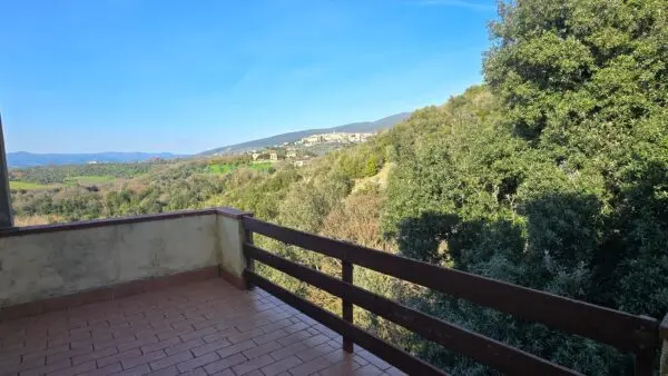 Casale via Di Carnano 8, Montecchio