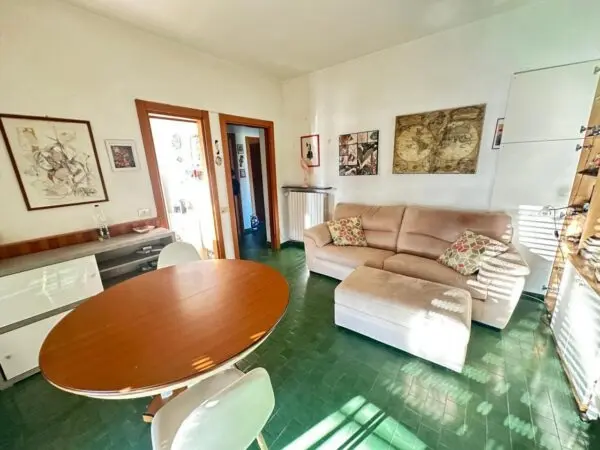 Monolocale viale Litoraneo, Sarzana