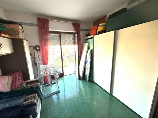 Monolocale viale Litoraneo, Sarzana
