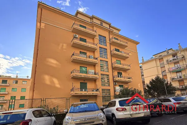 Trilocale via Gian Pietro Sery 14a, Sestri Ponente, Genova