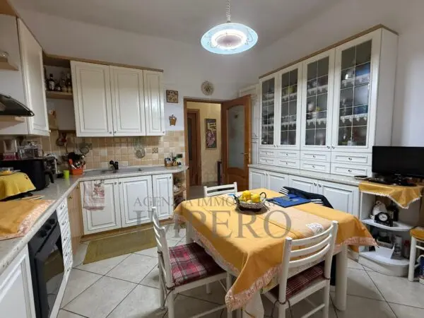 Quadrilocale via Martiri Della Liberta 9, Ventimiglia