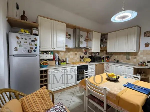 Quadrilocale via Martiri Della Liberta 9, Ventimiglia