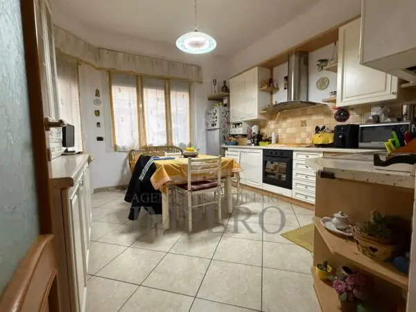 Quadrilocale via Martiri Della Liberta 9, Ventimiglia