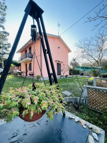 Villa A Schiera via Battinebbia, Jesi