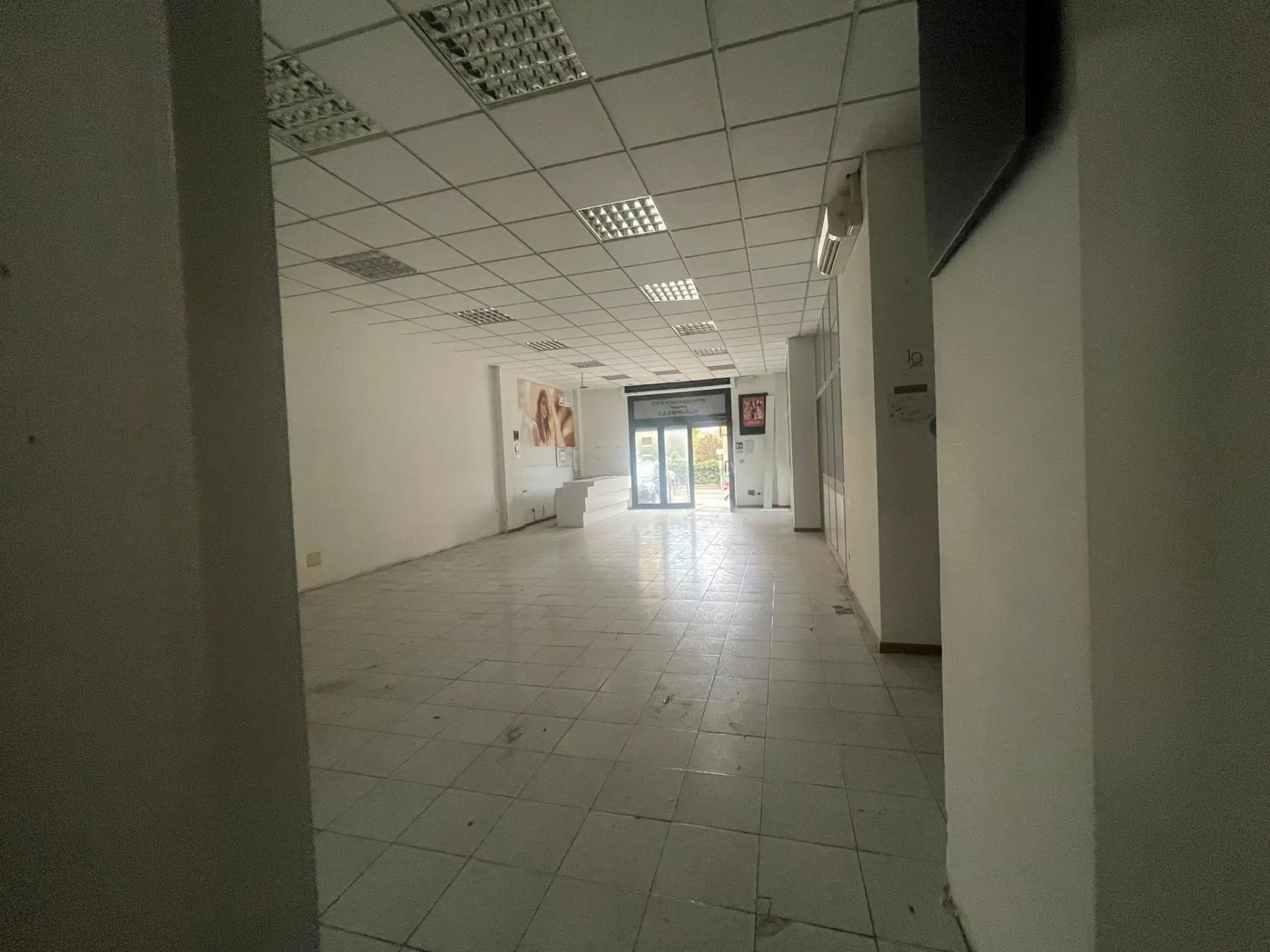 Immagine per Locale commerciale in vendita a Ancona via Conca