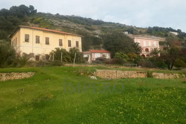 Villa strada Statale 1 dir, Ventimiglia