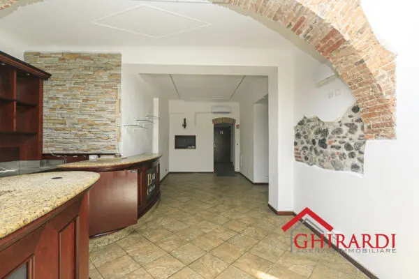 Negozio piazza Francesco Baracca 34r, Sestri Ponente, Genova