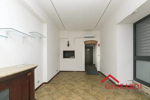 Negozio piazza Francesco Baracca 34r, Sestri Ponente, Genova