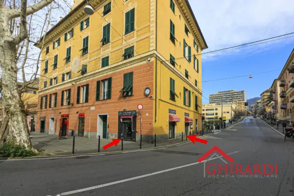 Negozio piazza Francesco Baracca 34r, Sestri Ponente, Genova