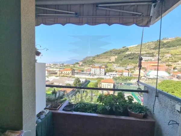 Appartamento via Garibbe 5, Vallecrosia