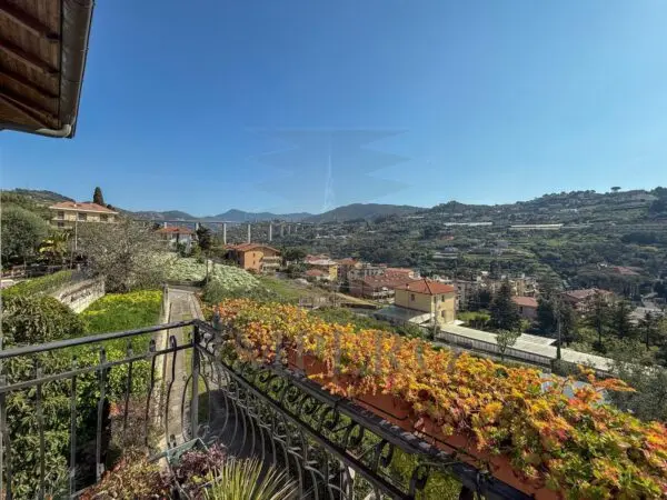 Villa via Alba 45, Bordighera