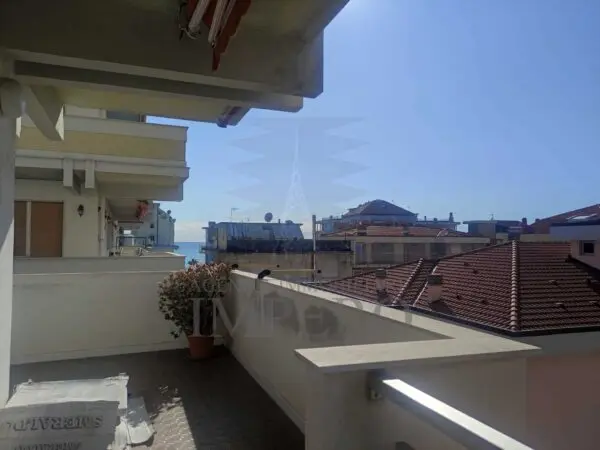 Trilocale via Cornelio Tacito 18, Ventimiglia