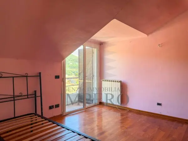 Appartamento via Località Gray 14, Camporosso