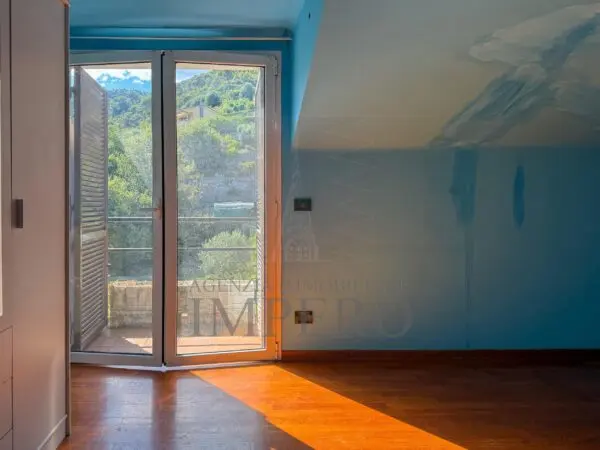 Appartamento via Località Gray 14, Camporosso