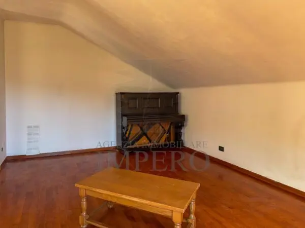 Appartamento via Località Gray 14, Camporosso