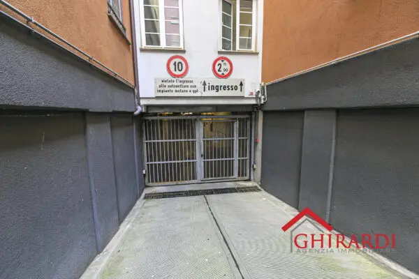 Locale Commerciale via Bombrini, Sampierdarena, Genova