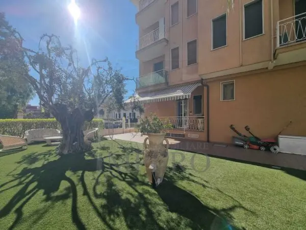 Appartamento via Gerolamo Rossi 15, Bordighera