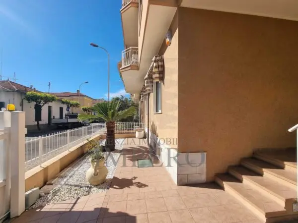 Appartamento via Gerolamo Rossi 15, Bordighera