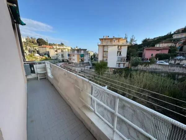 Trilocale corso Degli Inglesi 590, Sanremo