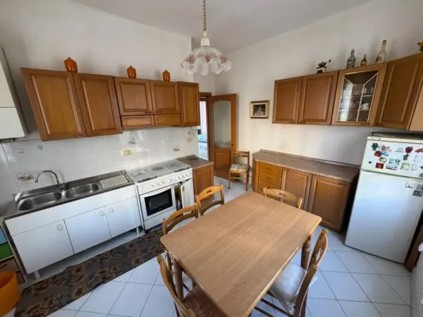 Trilocale corso Degli Inglesi 590, Sanremo