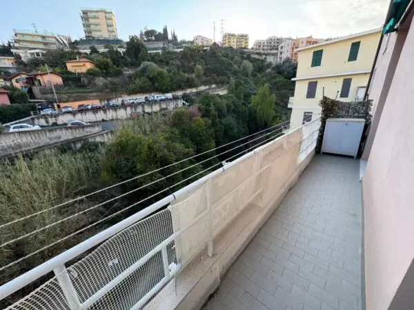 Trilocale corso Degli Inglesi 590, Sanremo