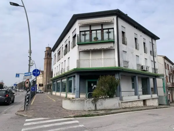 Negozio via Riviera Del Brenta 85, Fiesso D'Artico